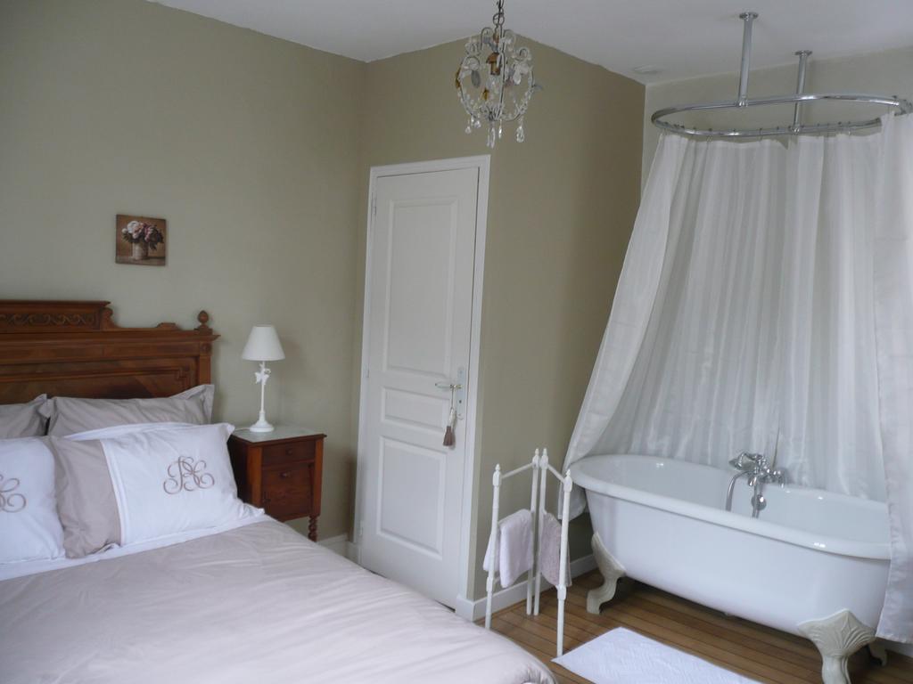 Les Lilas De Bellefontaine Bayeux Room photo